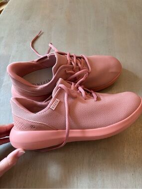 kizik Women's Rose Knit Slip-On Lace Sneaker
